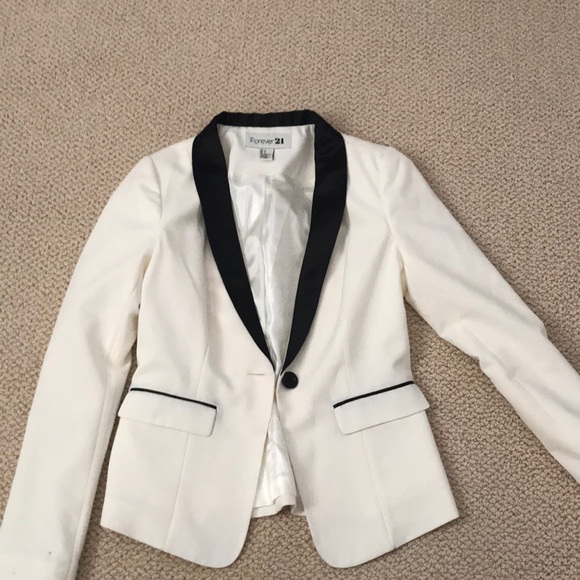 Forever 21 Jackets & Blazers - Blazer